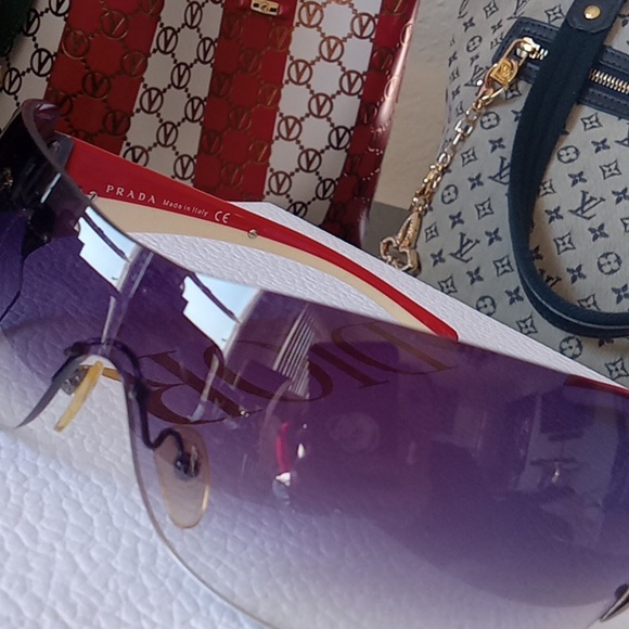 PRADA sunglasses - Picture 6 of 10